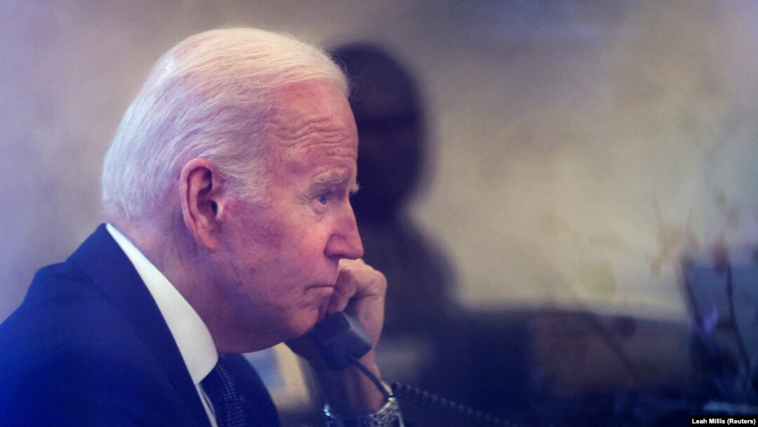 Perezida wa Amerika Joe Biden aganira n'abandi bategetsi ku ntambara yo muri Ukraine
