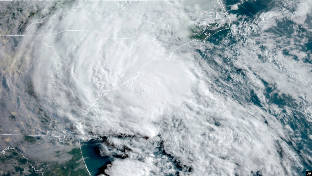 Gambar Badai Bertha diabadikan satelit GOES-16. Rabu, 27 Mei 2020. (Foto: NOAA via AP)