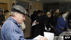 Голосование на местных выборах. Пригород Киева. Украина. 31 октября 2010 года