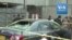 La police examine une voiture utilisée par des attaquants de la Bourse du Pakistan
