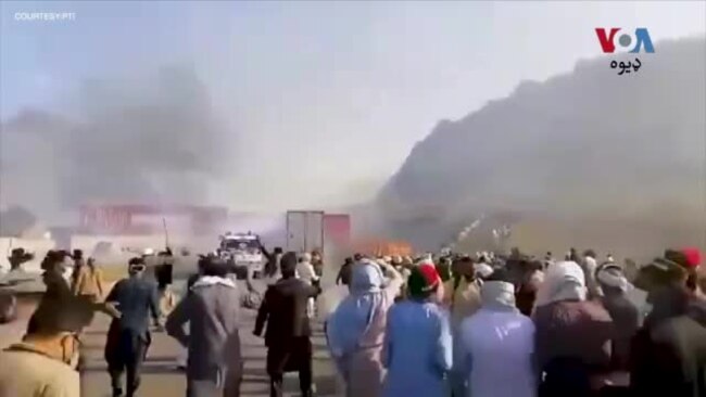 د عمران خان د سېول نافرمانۍ ګواښ ته د څېړونکو نظر: حکومت او پي ټي ای دې خبرو ته کښېني