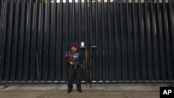 La embajada de Estados Unidos emitió un mensaje de emergencia para que los ciudadanos estadounidenses eviten viajar a Oaxaca.