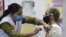 Tiêm vaccine ở Ấn Độ.