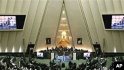 په‌رله‌مانی ئێران داوای دادگایی‌کردنی ئه‌حمه‌دی نه‌ژاد ده‌کات