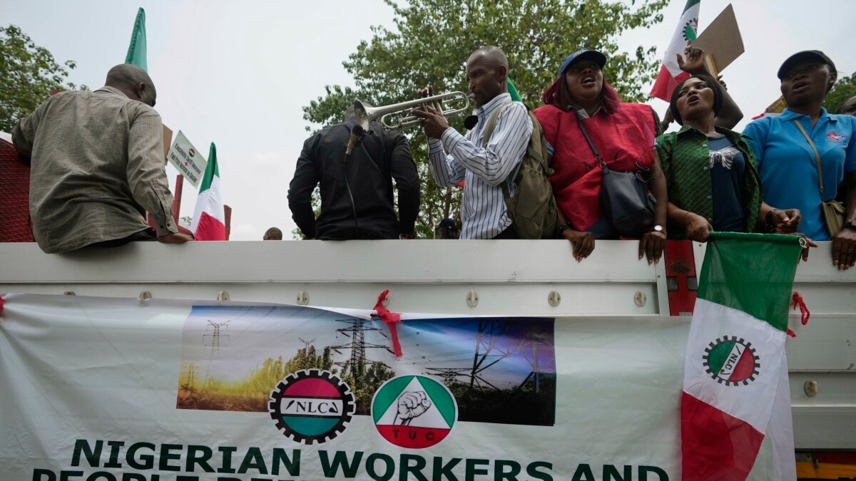 Nigeria Labor Congress Begins ‘indefinite Strike Over Minimum Wage