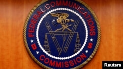 资料照片：联邦通信委员会(FCC)标识