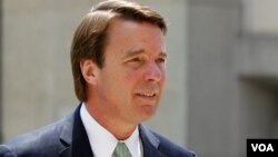 FILE - John Edwards returns to a federal courthouse in Greensboro, N.C., May 31, 2012. Edwards, who was a trial lawyer in North Carolina before his political career, sent a letter to U.S. District Judge Charles Breyer of San Francisco last Friday, asking to be appointed to the powerful plaintiffs' steering committee.