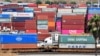 2019年8月23日，一辆货柜车抵达加州长滩码头。华盛顿2019年9月1日开始对输美中国产品加征新的关税。
