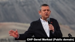 Ozgûr Ozel, serokê Partîya Komarî ya Gel (CHP) ya Tirkîyê
