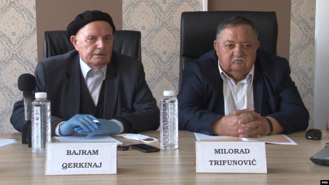 Bajram Ćerkinaj i Milorad Trifunović, koordinatori Resursnog centra za nestala lica na Kosovu (Foto: VOA)