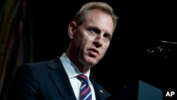 Pejabat Menteri Pertahanan AS, Patrick Shanahan berbicara di Pentagon.