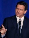 Guverner Floride DeSantis je u četvrtak potpisao zakon o jednoj od najstrožijih zabrana abortusa u Sjedinjenim Državama.