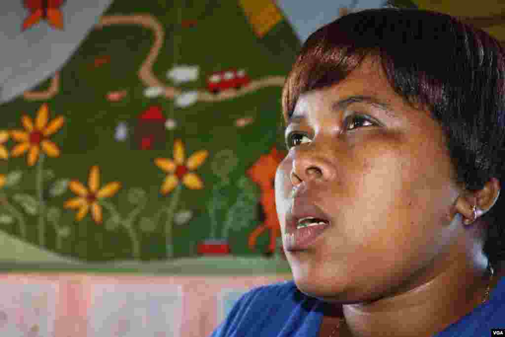 Hopisi says sangomas who believe in modern methods to treat HIV are great assets in efforts to prevent HIV infections (VOA/D.Taylor)