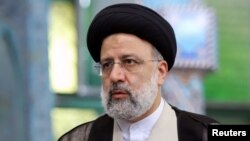 Ông Ebrahim Raisi, một thẩm phán của chủ trương bảo thủ, là người được Lãnh tụ Tối cao Ayatollah Ali Khamenei ủng hộ trong cuộc đua bốn người hôm thứ Sáu.