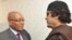 Shugaba Gaddafi da takwaransa na Afirka ta kudu Jacob Zuma mai kokarin shawo kansa.