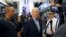 Mantan wakil presiden dan balon presiden dari Partai Demokrat, Joe Biden, tiba di stasiun kereta Wilmington, Wilmington, Delaware, 25 April 2019. (Foto: AP/Matt Slocum)