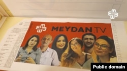 Seçki qutusuna "Meydan TV"-nin həbsdə olan əməkdaşlarının fotosu atılıb (Mənbə: Sosial şəbəkə)