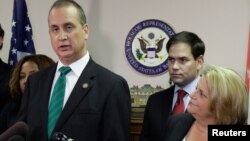 Los congresistas cubano-estadounidenses han reaccionado con furia contra el anuncio de la visita del presidente Obama a Cuba.