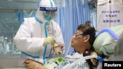 Funcionarios de la embajada de EE.UU. en China, confirmaron que un ciudadano estadounidense en Wuhan, murió a causa del nuevo coronavirus.