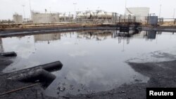 An oil processing facility is seen at an oilfield in Unity State, South Sudan, April 22, 2012. (Reuters)