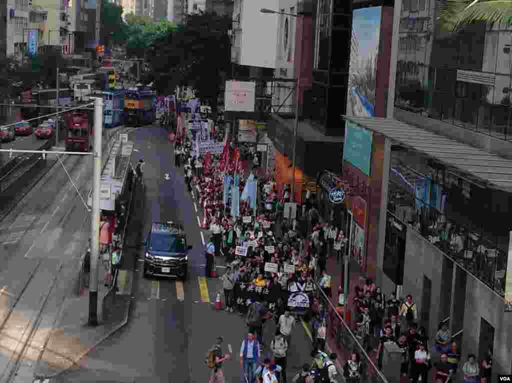 香港民阵发起反释法大游行(美国之音海彦拍摄)