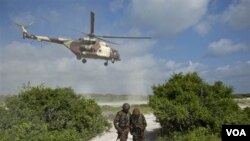 Militer Kenya melakukan serangan udara atas posisi militan Somalia, menewaskan sedikitnya 60 militan (7/1).