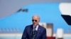 Presiden AS Joe Biden berbicara dalam acara penyambutan kedatangannya di Bandara Ben Gurion di Tel Aviv, Israel, pada 13 Juli 2022. (Foto: AP/Evan Vucci)
