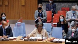 Ambasadorka Sjedinjenih Država u Ujedinjenim nacijama, Linda Tomas Grinfild, obraća se Savjetu bezbednosti UN tokom sjednice o situaciji u Afganistanu, u Ujedinjenim nacijama, u gradu New Yorku, 16. avgusta 2021.