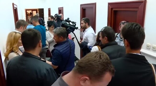 Блокиран кабинетот на претседателот на Парламентот