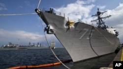 El destructor estadounidense USS Donald Cook, fondeado en el puerto rumano de Constanta.