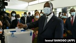 Presidente Alassane Ouattara vota no sábado, 31 outubro 2020