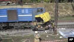 Li Ukrayîna Otobîsek bi Şemendefirekê Keft 40 Kes Kuştin