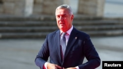 ARHIVA: Crnogorski predsjednik Milo Đukanović dolazi na samit EU-Zapadni Balkan u Tirani u Albaniji, 6. decembra 2022.