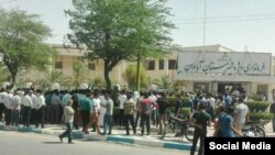 Abadan sakinləri su qıtlığına etiraz edir