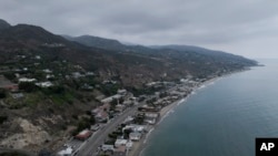 Suasana di garis pantai Pasifik di Malibu, California, menyusul gempa 4,7 magnitudo yang mengguncang area tersebut pada 12 September 2024. (Foto: AP/Jae C. Hong)