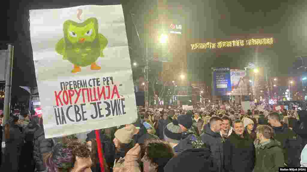 Na beogradskom Trgu Slavija u nedelju 22. decembra održan je veliki antivladin protest studenata i građana koji traže odgovornost za pad nadstrešnice železničke stanice u Novom Sadu 1. novembra i pogibije petnaestoro ljudi (Foto: VOA/Stefan Miljuš)