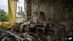 Відділення хірургії в Ізюмі, знищене внаслідок російської атаки, 17 вересня 2022. (AP Photo/Evgeniy Maloletka)