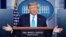 El presidente de EE.UU., Donald Trump, ofrece su ronda informativa diaria, junto al Equipo Operativo contra el coronavirus en la Casa Blanca.