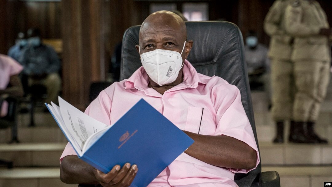Paul Rusesabagina wikuye mu rubanza rwe