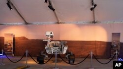 Sonda espacial de la NASA aterriza con éxito en Marte