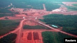 Mining operations can be seen at the Rio Tinto alumina refinery and bauxite mine in Gove, also known as Nhulunbuy, located 650 kilometers (404 miles) east of Darwin in Australia's Northern Territory, July 21, 2013. 