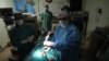 جراحی سینوس روی بیماری که از عوارض بیماری موکورمیکوز یا قارچ سیاه رنج می‌برد - ۲۳ مه ۲۰۲۱