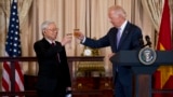 Ông Biden và ông Nguyễn Phú Trọng trong lần gặp gỡ năm 2015 tại Washington.