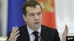 Tổng thống Nga Dmitry Medvedev cách chức 7 viên tướng trong Bộ Nội vụ mà không giải thích về lý do của hành động này