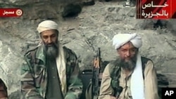 Osama bin Laden (trái) và al-Zawahri (ảnh tư liệu)