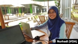 Dipta Bthari Candraruna, mahasiswi Program S2 Ilmu Teknologi Pangan UGM. (Foto: VOA/ Nurhadi)