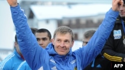 Le coureur russe de bobsleigh Alexandr Zubkov avant la cérémonie de remise des prix de la FIBT 4 Men Bobseigh à la Coupe du monde de Bobsleigh à Koenigssee, le 13 janvier 2013.