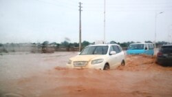 Chuva mata e destrói em Luanda - 2:03