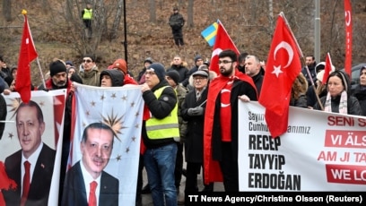 Turkey's Erdogan Stands Firm Against Sweden's NATO Bid