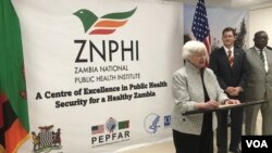 Ministri w'Imali w'Amerika, Janet Yellen, afashe ijambo mu muhango wo gufungura ishuli ryigisha iby'ubuvuzi muri Zambiya